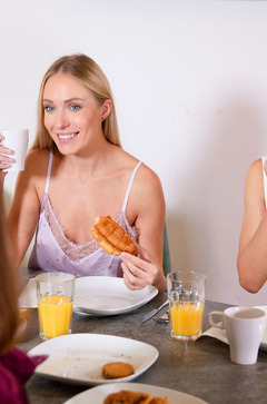 Shona River & Angelika Grays & Leria Glow